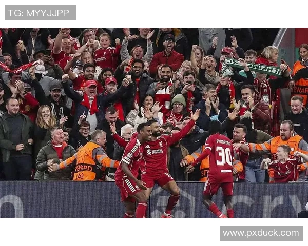 利物浦与水晶宫音乐对决激情四溢球迷共鸣的旋律与热情交织