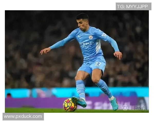 坎塞洛:从足球场上的闪耀明星到战术大师的成长之路